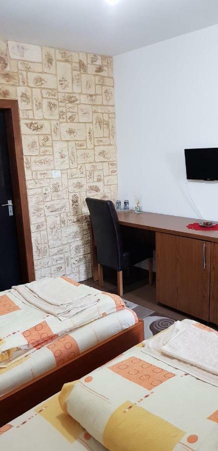 Pensiunea Raiul Muntilor Sebiş Buitenkant foto